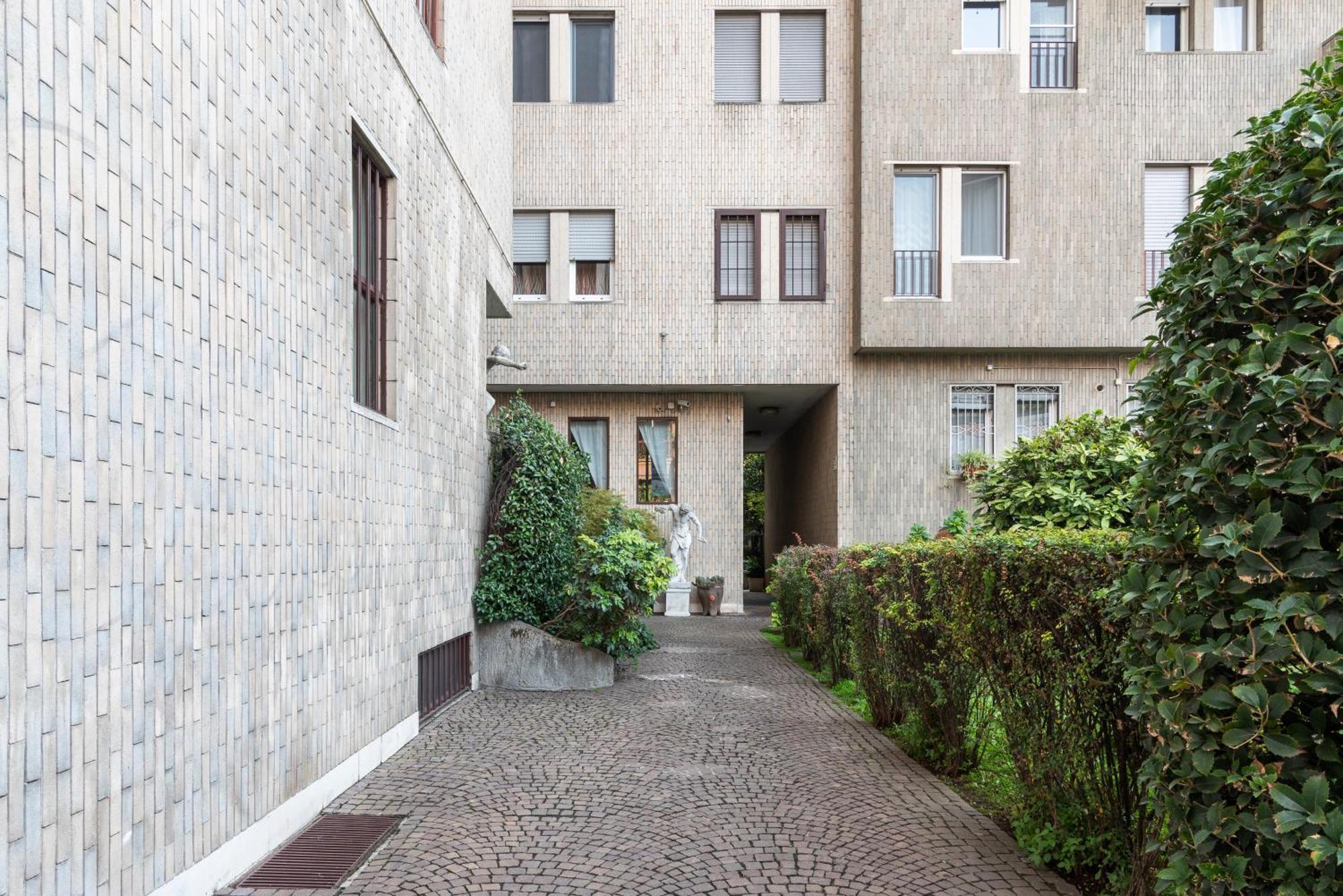 Conchetta Flexyrent - Aircon - Wifi - Navigli Apartment Milan Bagian luar foto